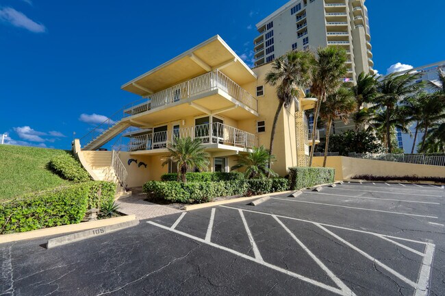 Photo - 5060 N Ocean Dr Unidad A Rental