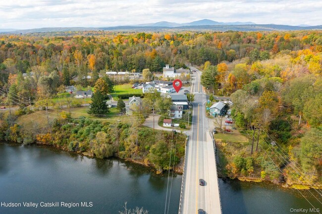 Photo - 2303 Lucas Turnpike