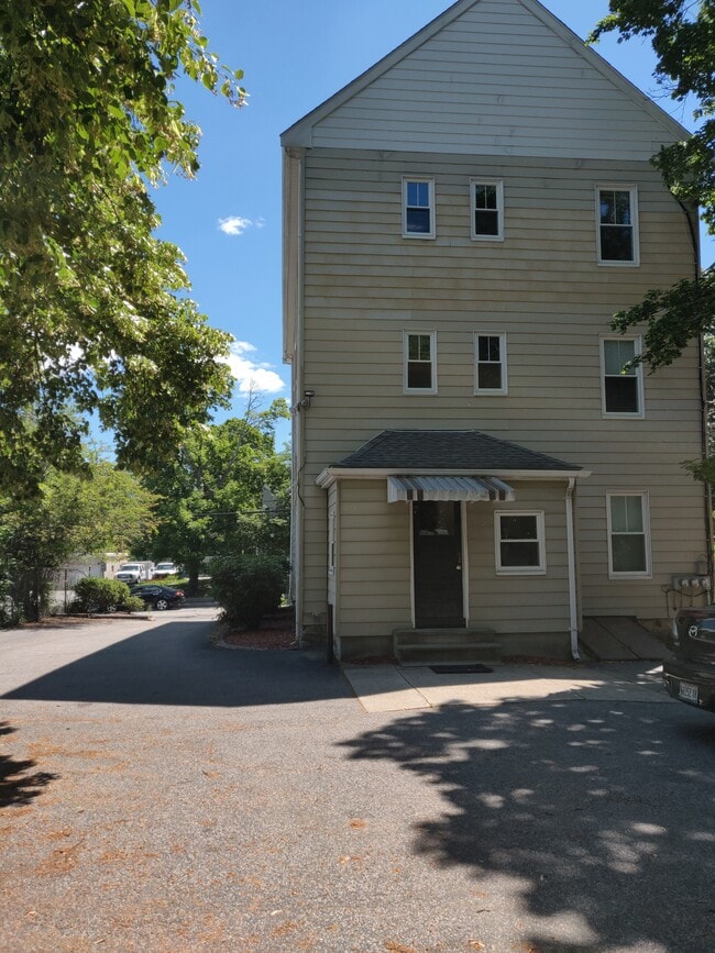 Building Photo - 149 Cedar St Unit #2