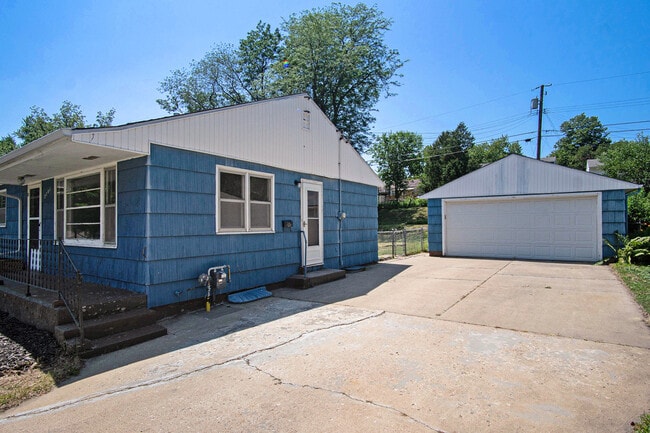 Photo - 2701 S Norton Ave