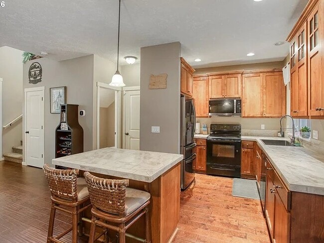 Photo - 179 Crestwood St
