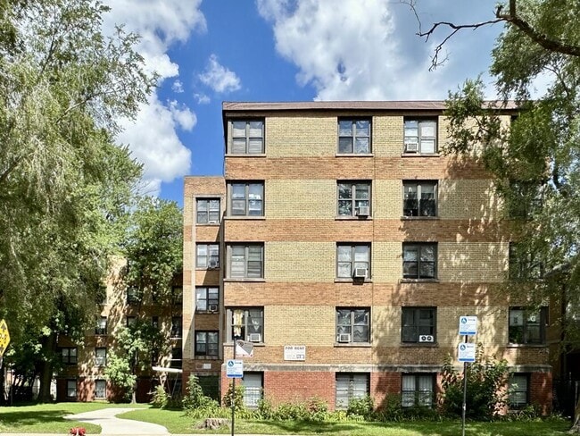 Building Photo - 1360 W Touhy Ave Rental