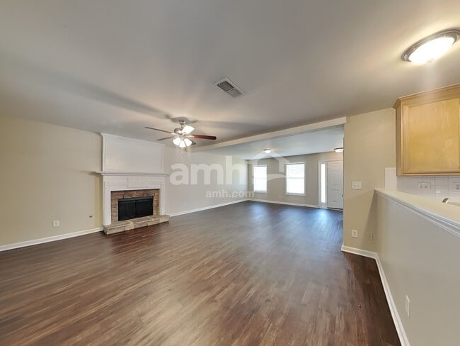 Photo - 241 Hunters Chase