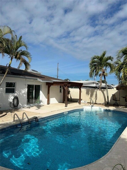 Photo - 717 Sunset Cove