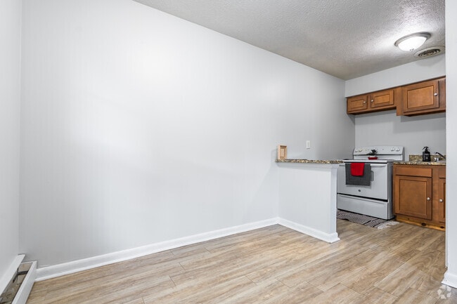 2BR, 1BA - 750SF - Dining Room - Chateau Royale Apartments