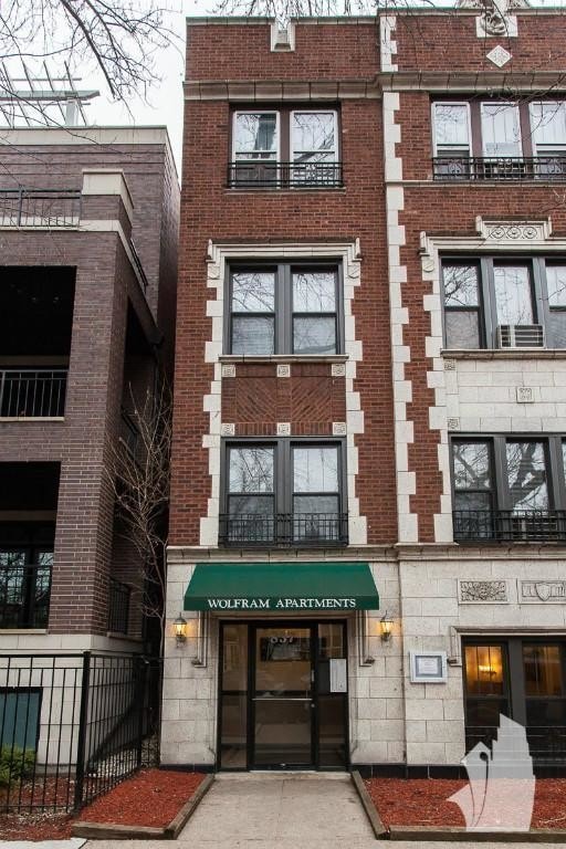 Photo - 837 W Wolfram St Unit 209