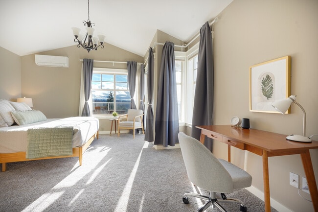 Photo - 115 N 46th St