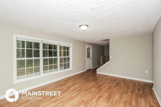 Photo - 198 Hawthorn Dr