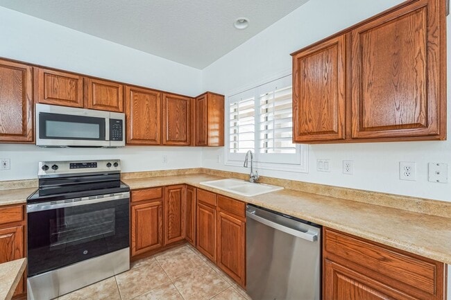 Photo - 1268 E Birdland Dr