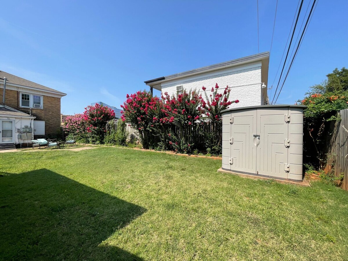 Photo - 735 NE 14th St Unit 737 NE 14th St