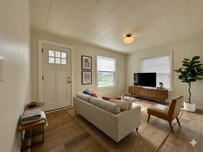 Photo - 307 S 5th Ave