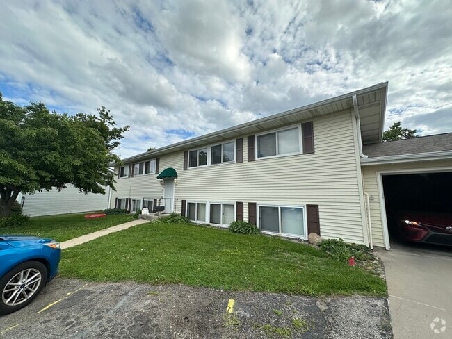 Building Photo - 4881 Tama St SE Unit 4 Rental