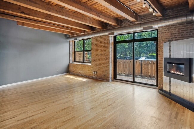 Photo - 1735 W Diversey Pkwy Unidad 102