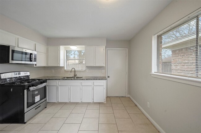 Photo - 803 1/2 Ellena Rd