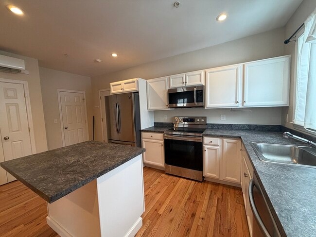 Photo - 160 Summer St Unidad 3