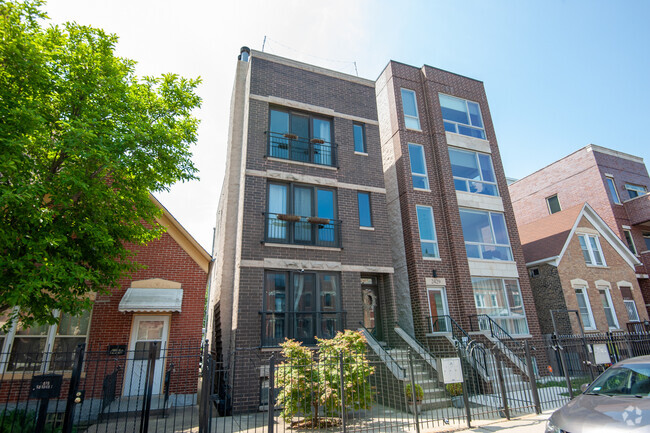 Building Photo - 2427 W Augusta Blvd Unit 2 Rental