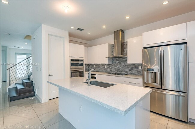 Photo - 6402 NW 104th Path