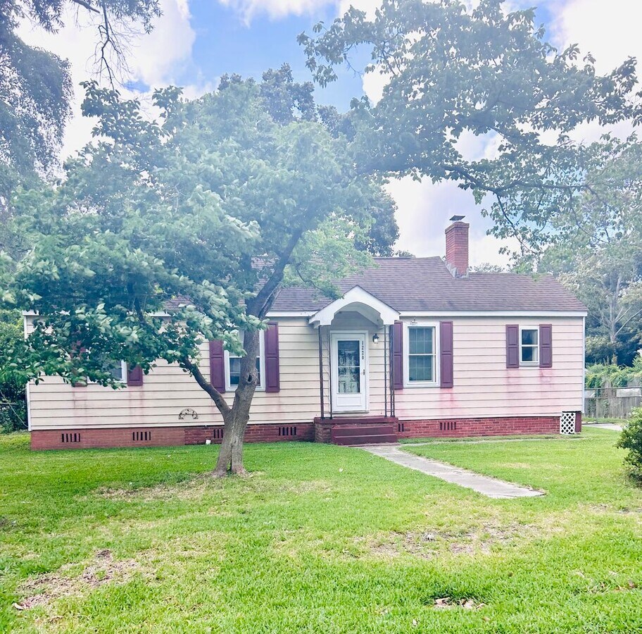 Charming 2 Bedroom Home in Hanahan's Highland Park neighborhood! - Charming 2 Bedroom Home in Hanahan's Highland Park neighborhood!