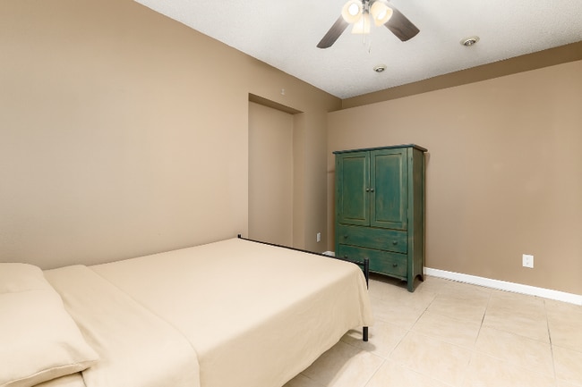 Photo - 2348 W Laurel Ln