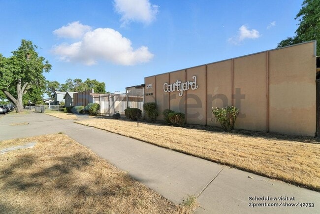 Photo - 132 W 18th St Condo