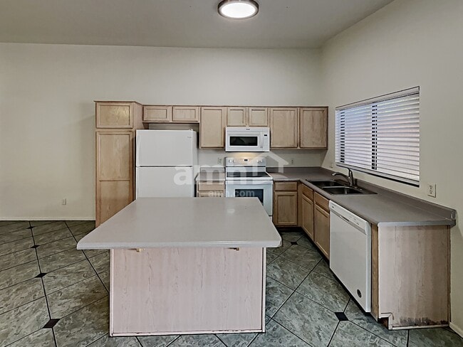 Photo - 244 S 89th St