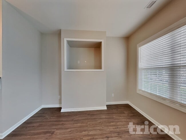 Photo - 5816 Wynmore Road