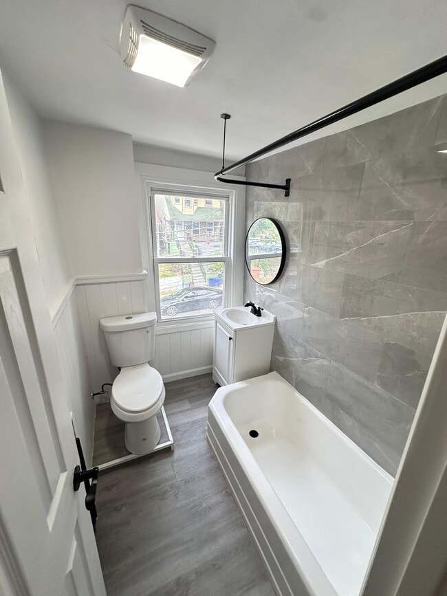 Building Photo - 109 S 7th Ave Unit 4