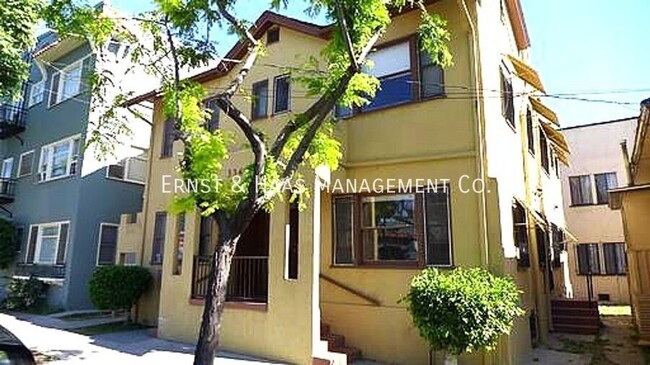 Wonderful 1920's Apartment Close to Downto... - Wonderful 1920's Apartment Close to Downto... Unit B