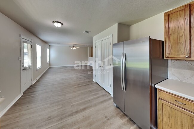 Photo - 212 Hereford St