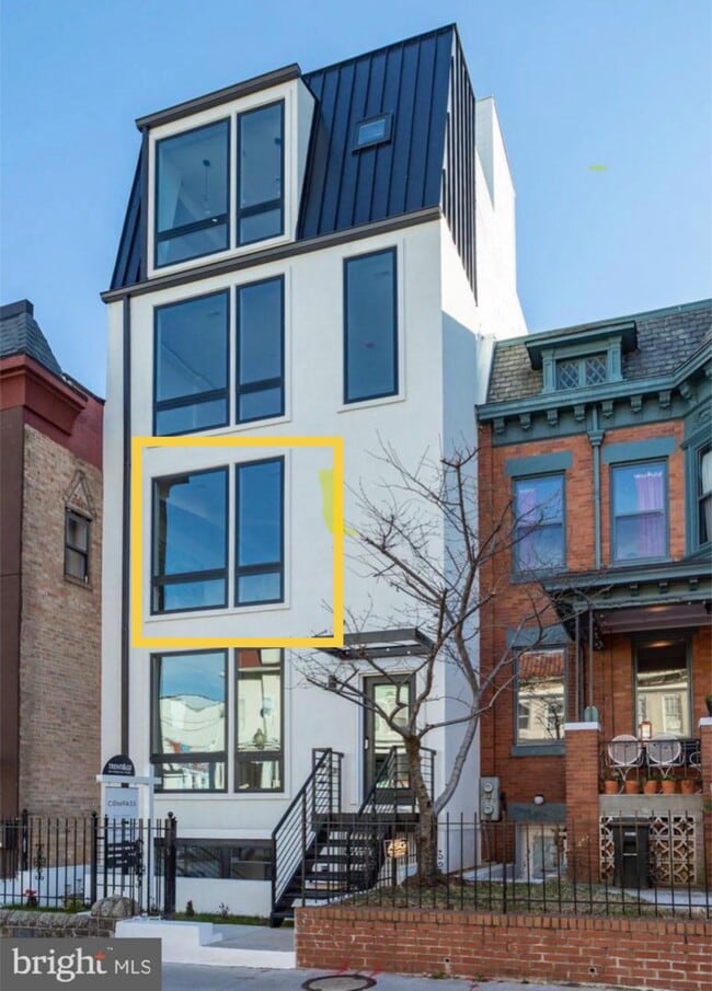 Building Photo - 1404 Meridian Pl NW Unit 3 Rental
