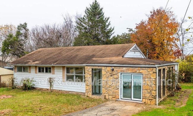 Building Photo - 4520 Nicholas Rd NW