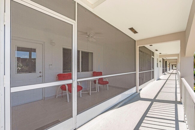 Photo - 581 Blue Heron Dr Unit 317-b