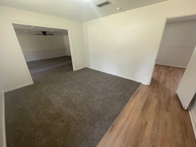 Photo - 1405 Dianne Dr