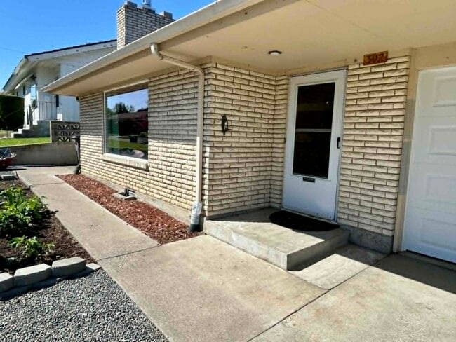 Photo - 302 N 37th Ave