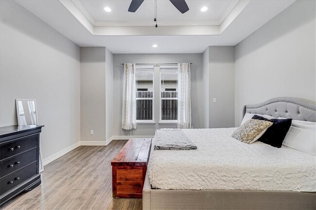 Photo - 3833 Pennine Way