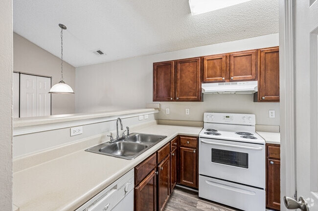 Savannah - 1BR, 1BA - 750SF - Kitchen - Cross Creek Apartment Homes