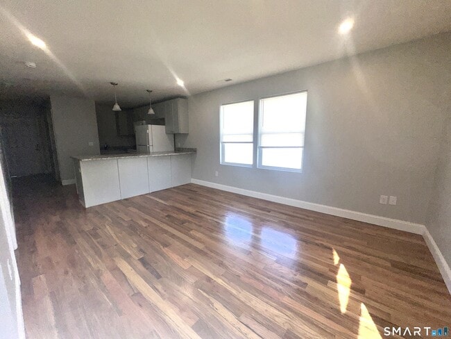 Photo - 105 Churchill St Unit 3rd Floor (107)