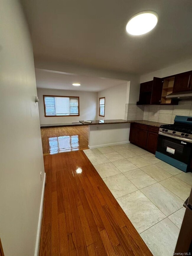 Photo - 149-45 19th Ave