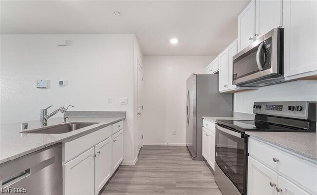 Photo - 6956 Honor Hl St