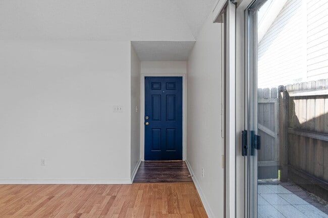 Photo - 1721 Colonial Ct