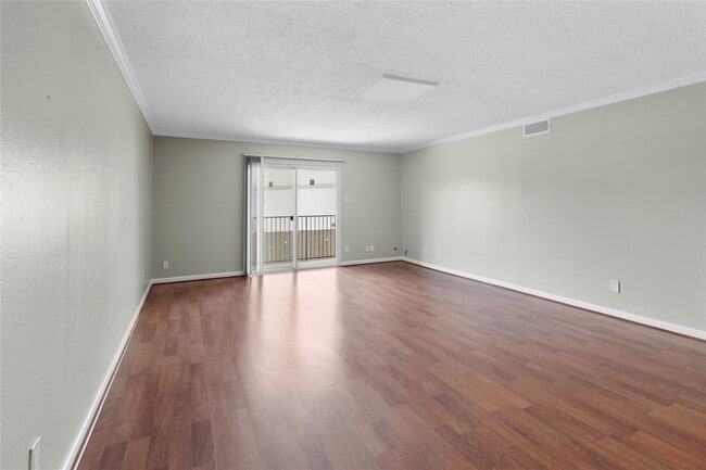 Photo - 1901 S Voss Rd Unidad 9