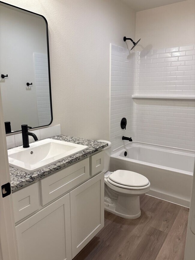 Photo - 2513 Is THE ONE for me!