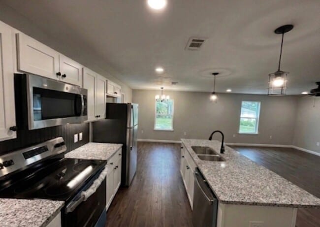 2423 S Chatfield Rd