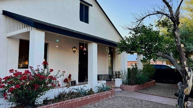 Building Photo - Historic Barrio Home Downtown Tucson