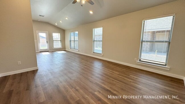 Photo - 2131 Langford Ave