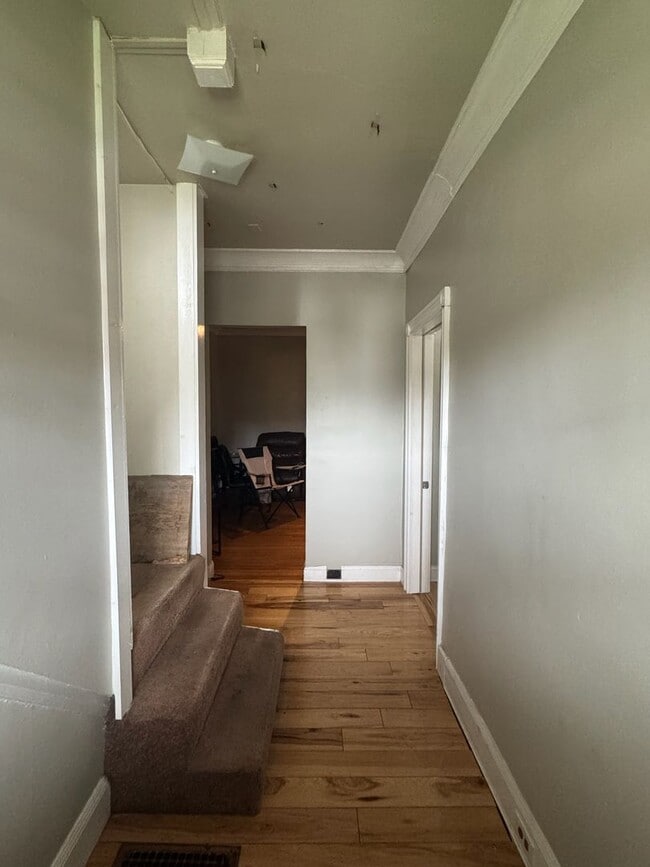 Photo - 6 bed/2 bath on Probasco St., Mins. from UC for Only $700/pp ($4200/mo)!