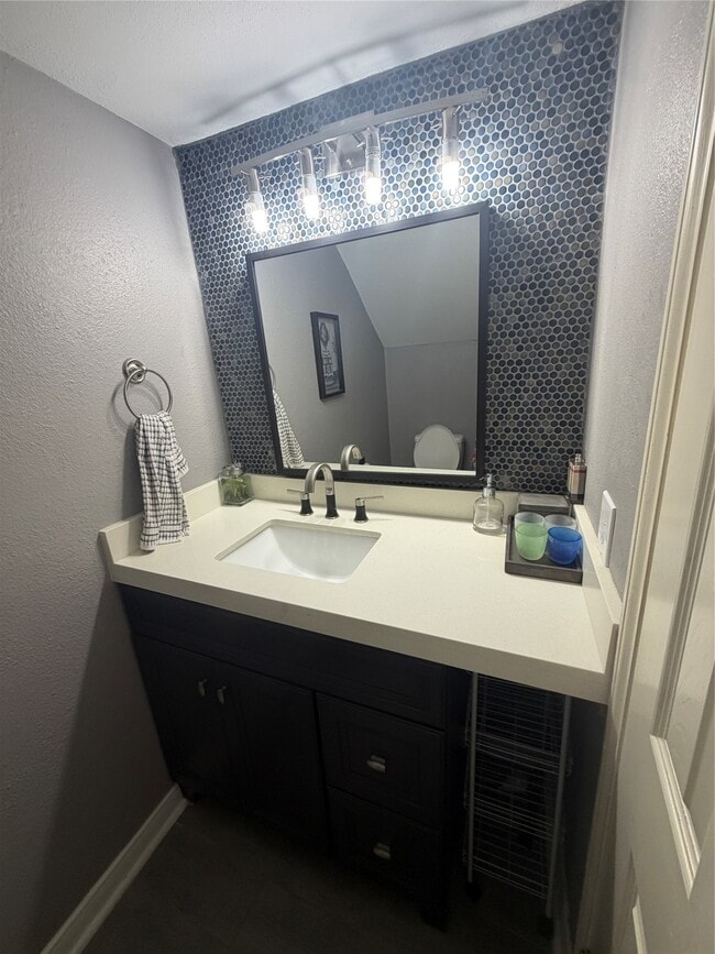 Photo - 702 N Holiday Dr Unidad 3