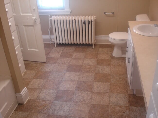 Photo - 206 Burr Unit 2