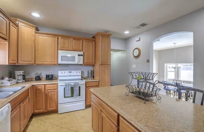 Photo - 142 Ortega Rd NW