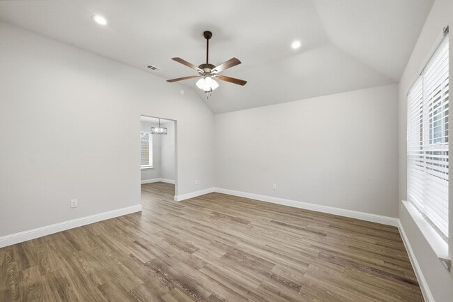 Photo - Immaculate 3 Bedroom Home with Stainless Appliances & Modern Finishes Throughout